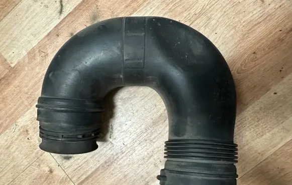 Audi A3 S3 A3 Sportback 8P Air intake duct part 1K0129618AE
