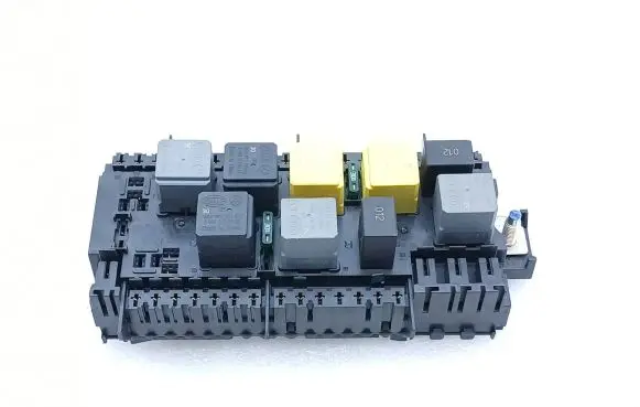 Mercedes-Benz GLE (W166 - C292) Fuse module a1669068201