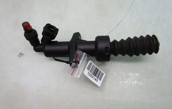 Peugeot 3008 I Clutch master cylinder 
