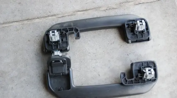 Engine bonnet (hood) release handle