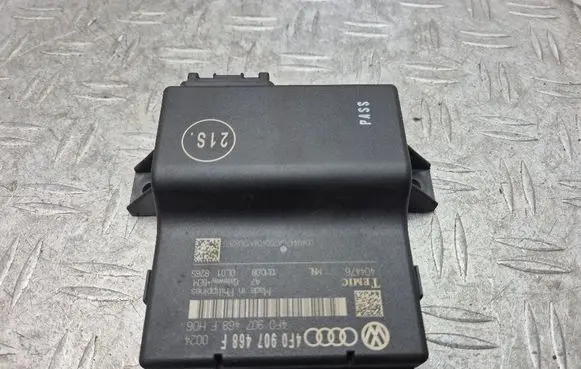 Audi Q7 4L Gateway control module 4F0907468F
