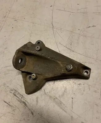 Audi A6 S6 C5 4B Gearbox mounting bracket 8D0399113AC