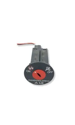 Suzuki Vitara (LY) Passenger airbag on/off switch 3897052K00