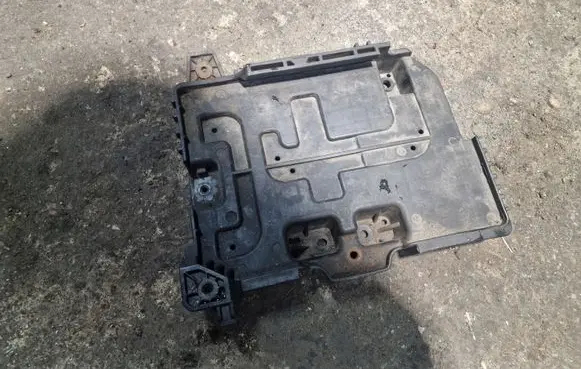 Battery box tray