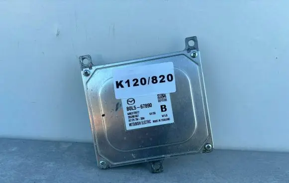 Mazda 3 LED ballast control module B0L5-67890