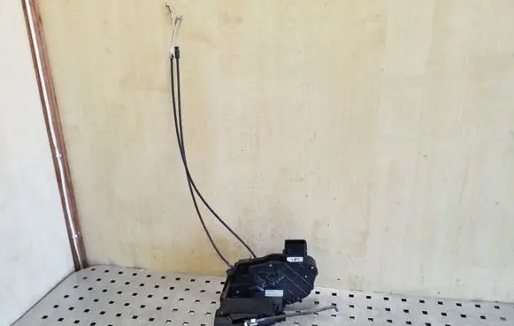 Mazda 3 I Rear door lock 3N6AA26412C