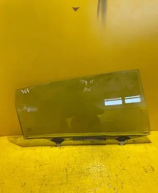 Toyota Corolla Verso AR10 Rear door window glass E1743R00097