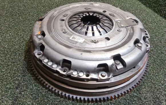 Renault Trafic III (X82) Clutch set kit 302059239R 123101516R 301018864R