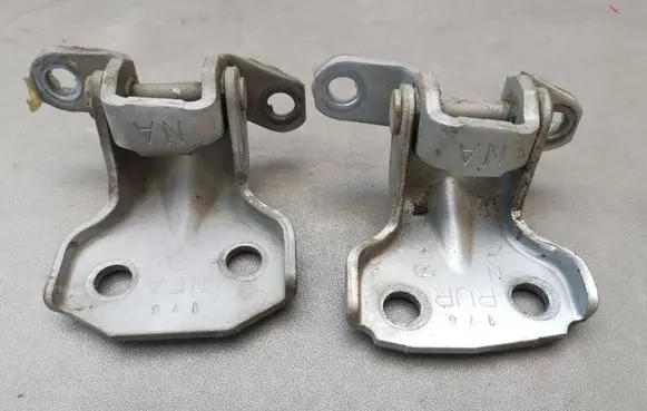 Subaru Impreza II Rear door hinge set 