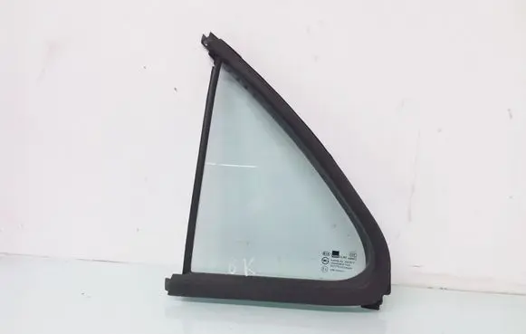KIA Sorento Rear vent window glass 