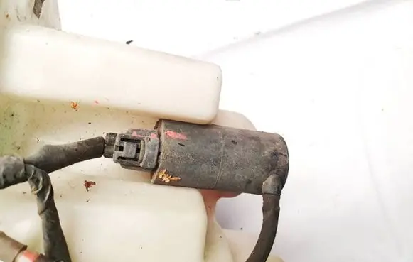 Toyota Auris 150 Windscreen/windshield washer pump