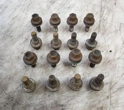 Citroen C3 Aircross Nuts/bolts