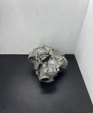 Volkswagen PASSAT B7 Manual 6 speed gearbox NFU