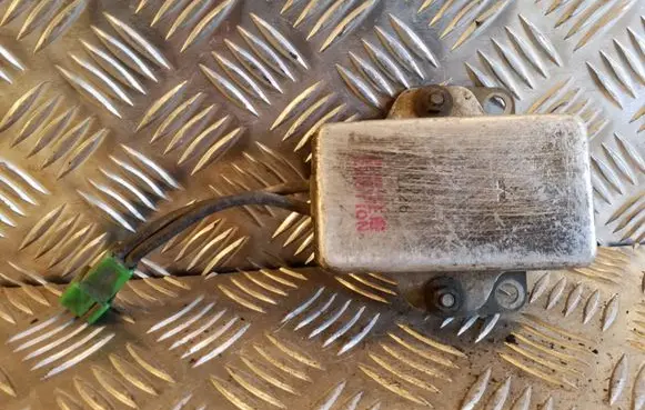 Mitsubishi Space Runner Glow plug pre-heat relay MD127321 K8T75276