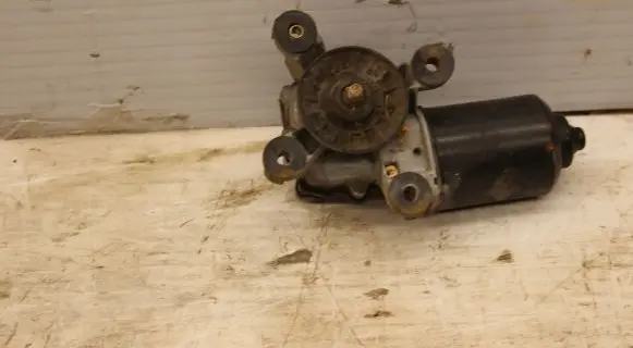 Mitsubishi Pajero Wiper motor MR3880