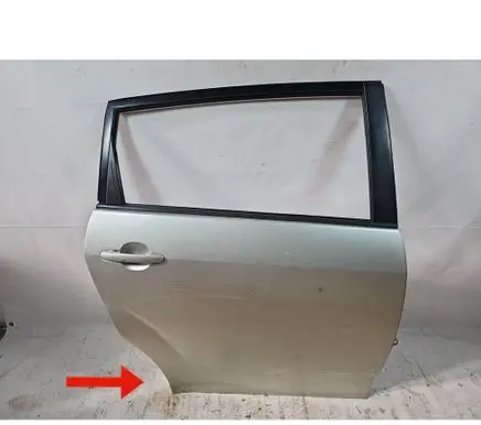 Toyota Corolla Verso AR10 Rear door