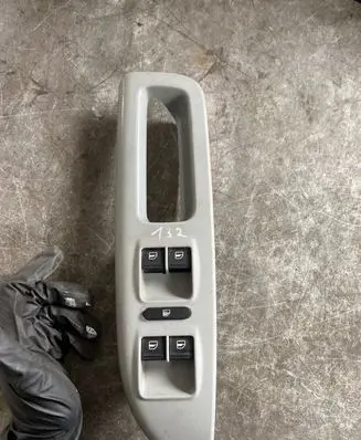 Skoda Octavia Mk2 (1Z) Electric window control switch 1Z1868171