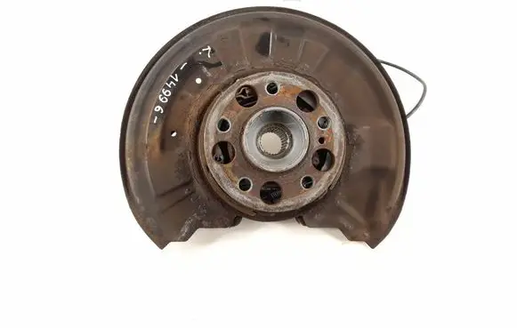 Mercedes-Benz C W204 Rear wheel hub 2043503108 2045400317