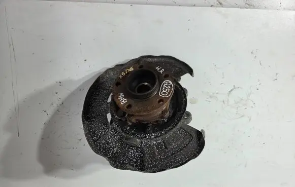 BMW X5 E70 Rear wheel hub 677098406