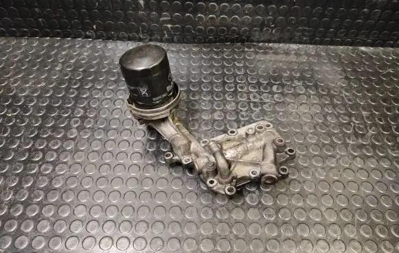 Subaru Outback Oil filter mounting bracket