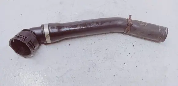 Volkswagen Touareg I Engine coolant pipe/hose 7L0122051