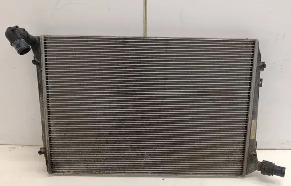 Volkswagen PASSAT B6 Coolant radiator 3C0121253R