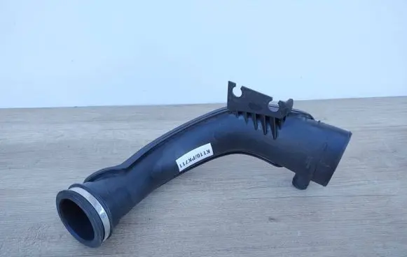 Ford Focus Air intake hose/pipe CV61