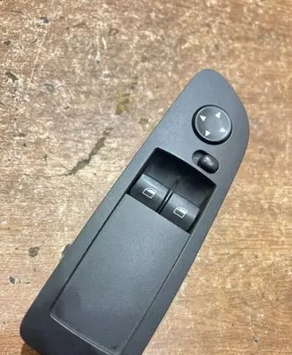 BMW 1 E81 E87 Electric window control switch 9167154