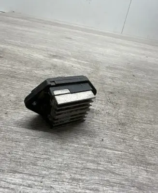 Hyundai Sonata Heater blower motor/fan resistor 24CP