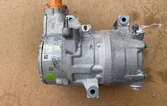 Citroen Berlingo Air conditioning (A/C) compressor (pump) 9847929580 T501476C 2281132899
