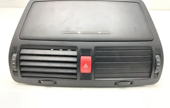Skoda Octavia Mk2 (1Z) Dashboard side air vent grill/cover trim 1Z0820951