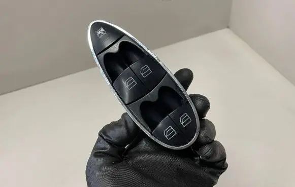 Mercedes-Benz E W211 Electric window control switch A2118213679