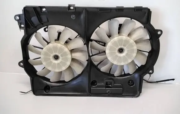 Lexus IS 220D-250-350 Fan set 4227501620