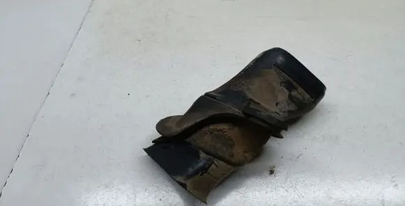 Audi A3 S3 8L Air intake hose/pipe 8L0129604B