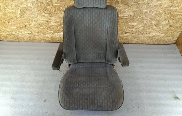 Volkswagen Transporter - Caravelle T4 Front driver seat 701881303