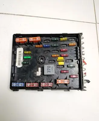 Volkswagen PASSAT B6 Fuse module 3C0937125 63592777
