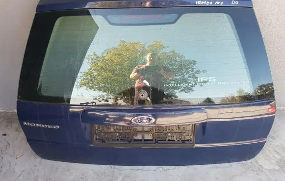 Ford Mondeo Mk III Tailgate/trunk/boot lid
