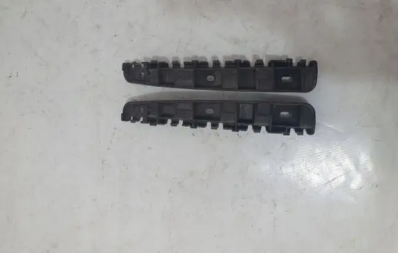 Skoda Yeti (5L) Front bumper mounting bracket 5L6807394A
