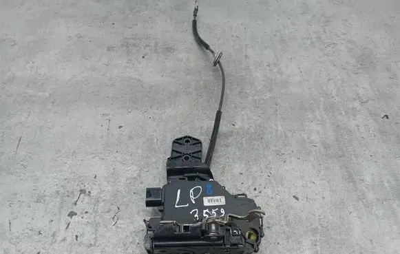 Skoda Superb B5 (3U) Front door lock C3B1837015Q