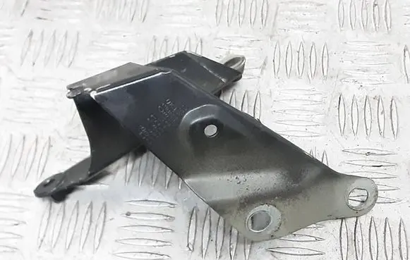 Audi A7 S7 4G Fender mounting bracket 4G8821135D