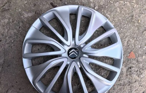 Citroen C4 II Picasso R16 wheel hub/cap/trim 9677427377