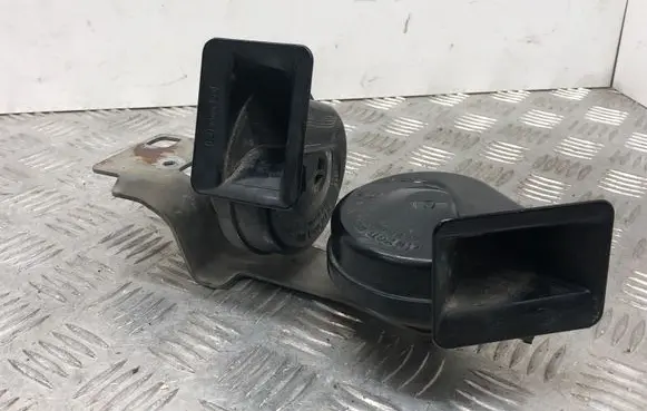 BMW 5 E60 E61 Horn signal 6935709 0092018