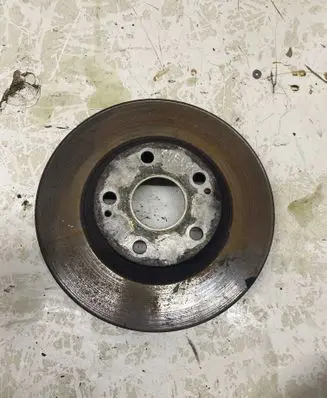 Toyota Avensis T270 Front brake disc