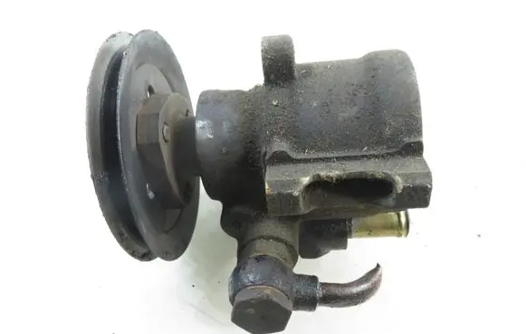 Volkswagen Golf III Power steering pump 1H0422155E