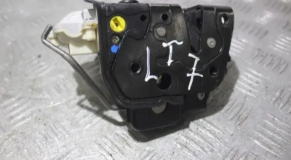 Audi A4 S4 B7 8E 8H Rear door lock 8E0839015
