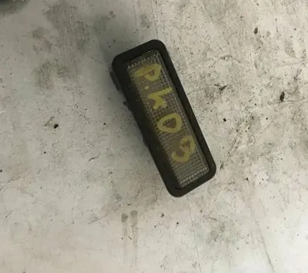 Peugeot 405 Number plate light 
