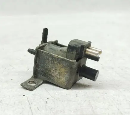 Mercedes-Benz S W126 Turbo solenoid valve 0015407097 A0015407097