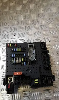 Volvo V70 Fuse module 30728512
