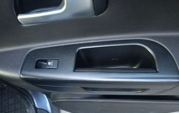 KIA Ceed Quarter vent window switch 