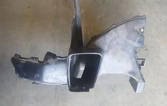 Volkswagen Golf III Cabin air duct channel 1H1819151